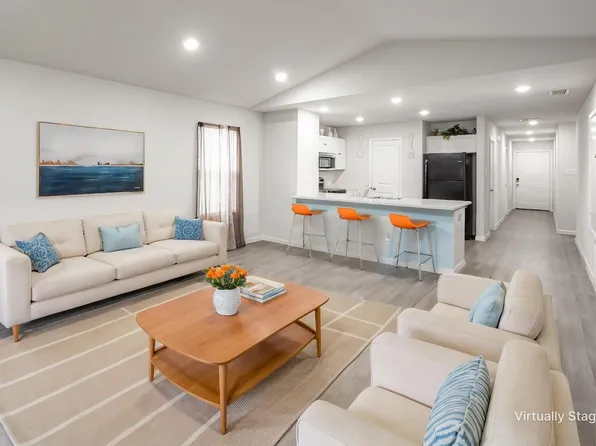 1106 Ripplewood Cir, Chandler, TX 75758