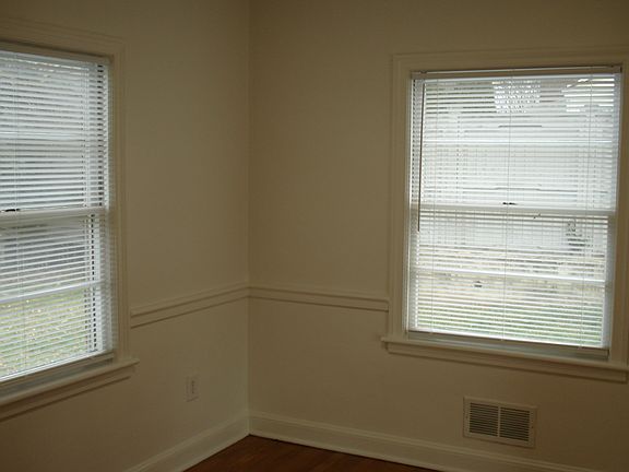 5th image of 2401 Broadway Ave SW #A