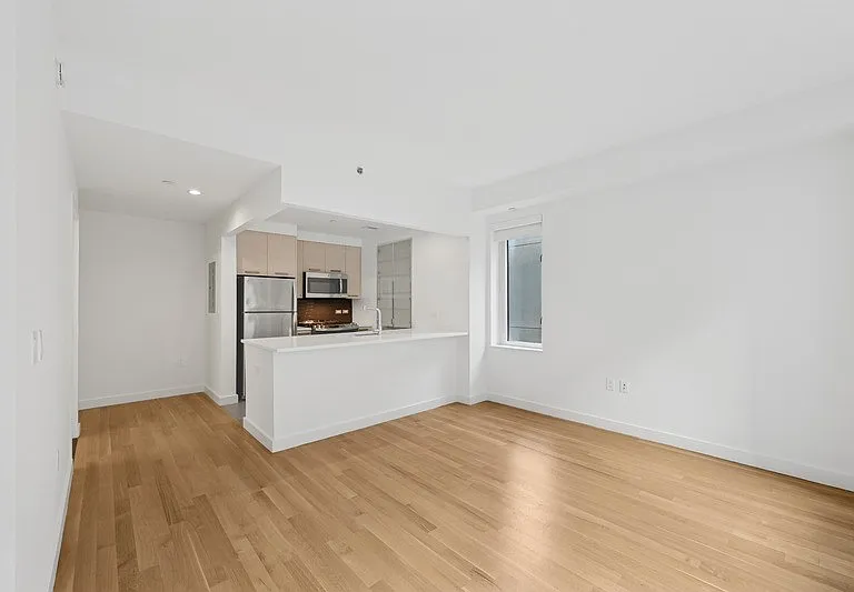 501 E 74th St #9F — Photo 11