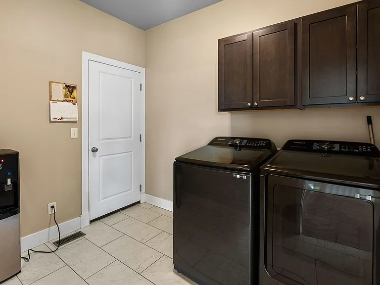1604 Drummond Blvd — Photo 11
