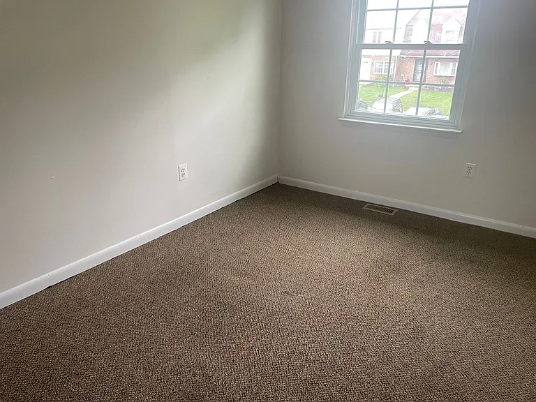 9 Lenis Ct — Photo 17