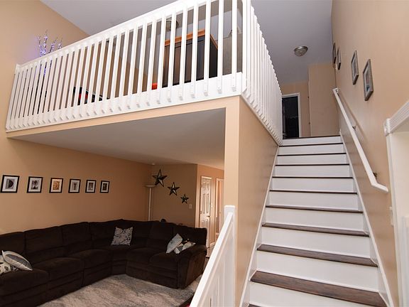 5th image of 2401 W Woodbridge Dr