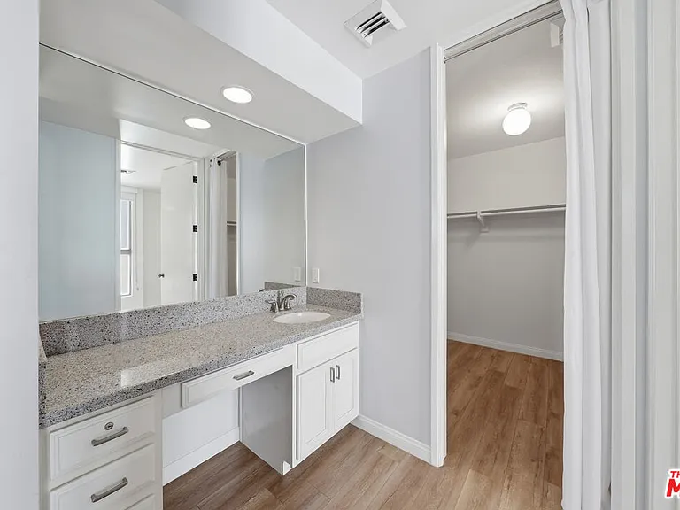 141 S Linden Dr #206 — Photo 25