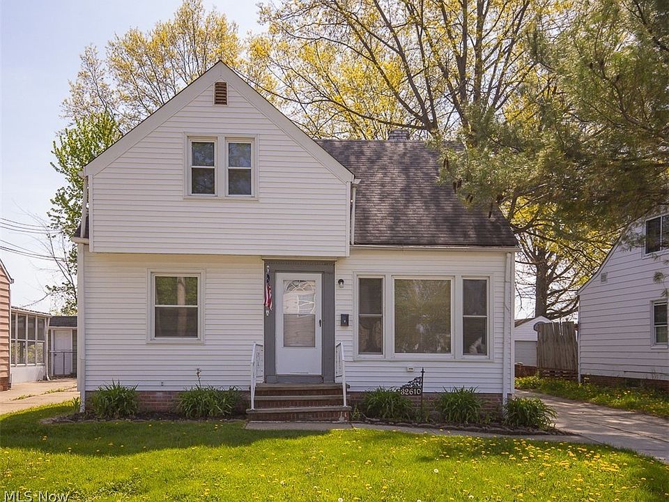 1st image of 32610 Willowick Dr