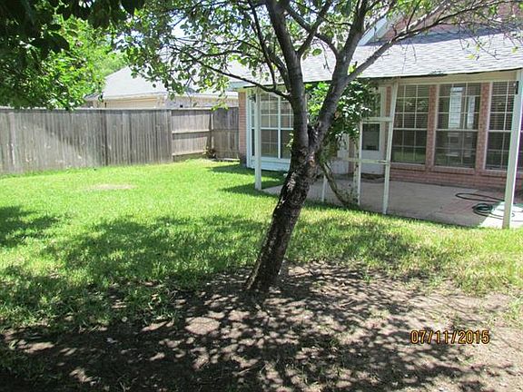 4th image of 1009 Sandy Creek Dr