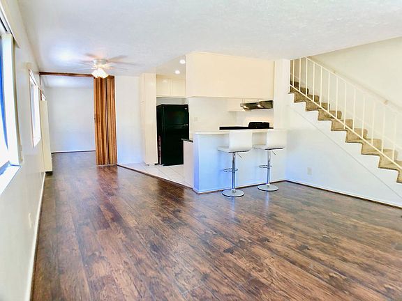 3rd image of 711 Grant St APT 2