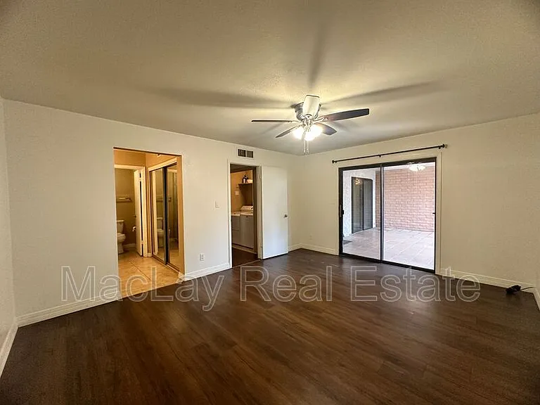963 N Revere — Photo 12