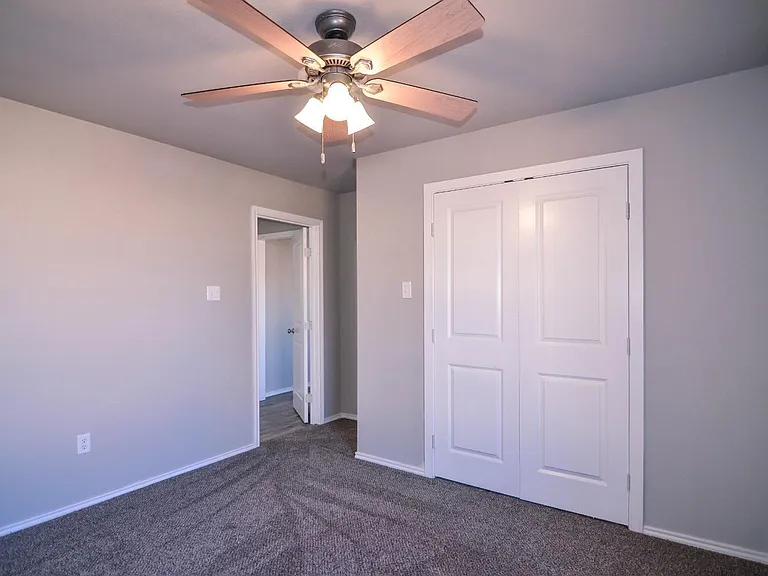 327 Hiracheta Dr — Photo 6