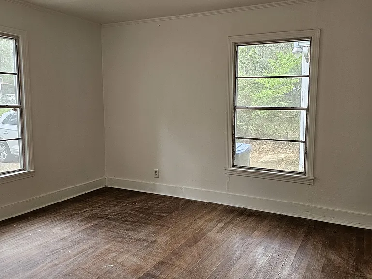 1221 Bluebird Dr — Photo 3