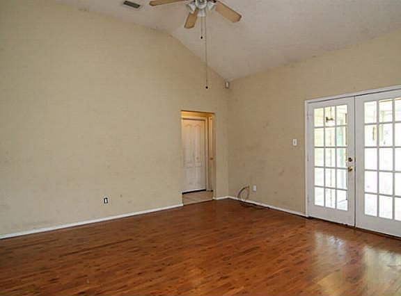 3rd image of 13105 Green Valley Dr