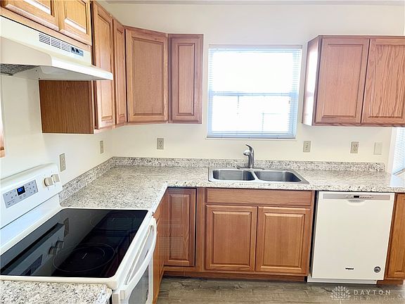 3rd image of 2214 Wilshire Dr