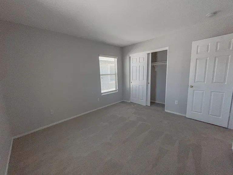 5646 Saint Elias St — Photo 57