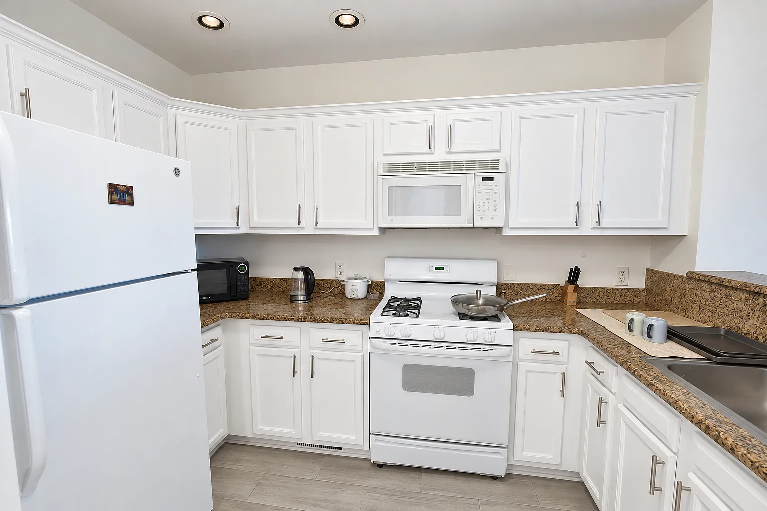 1 bed, 850 sqft, $3,000 — Photo 4