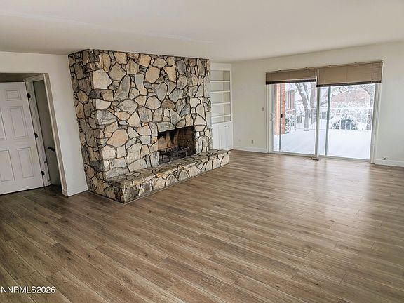 5th image of 2390 Barnes Cir