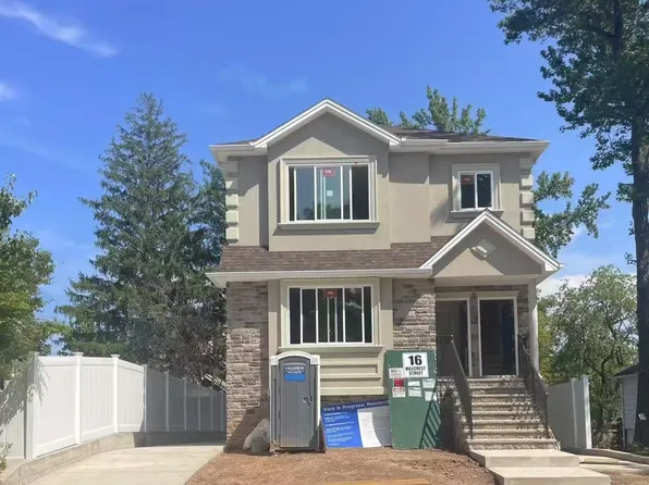 16 Hillcrest Street image 1 of 5