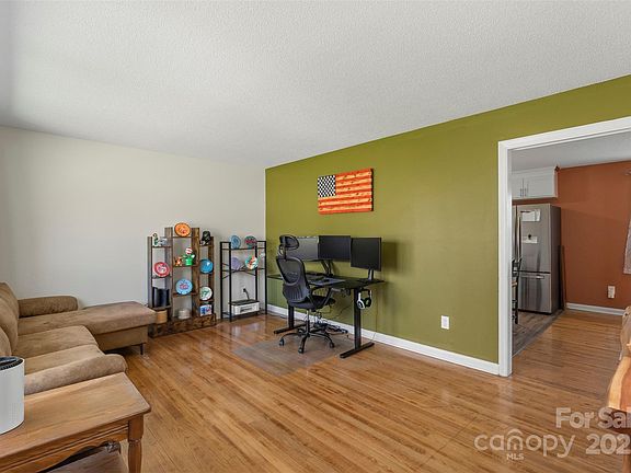 2nd image of 2217 Parkdale Ave