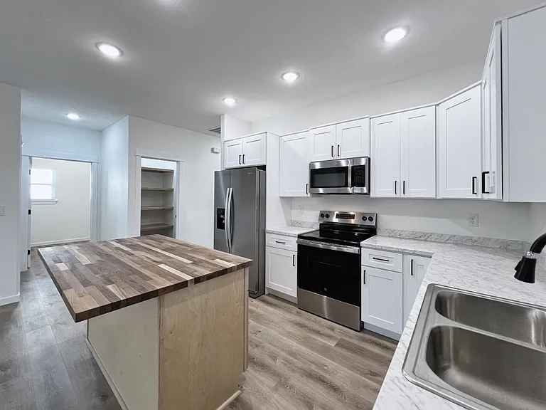 351 S Johnson St — Photo 9