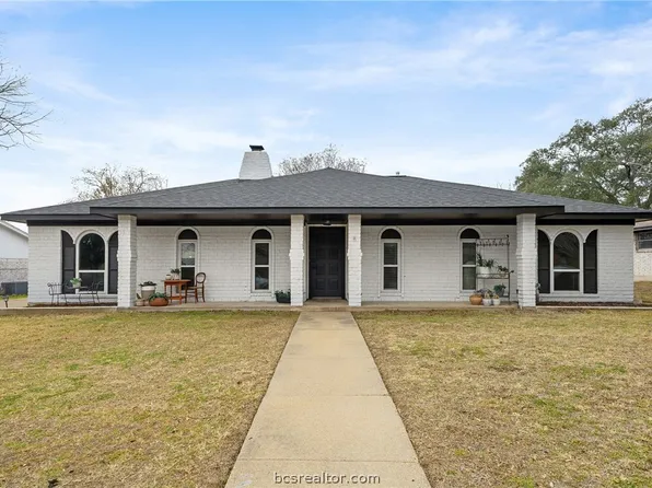 3814 Holly Dr, Bryan, TX 77802