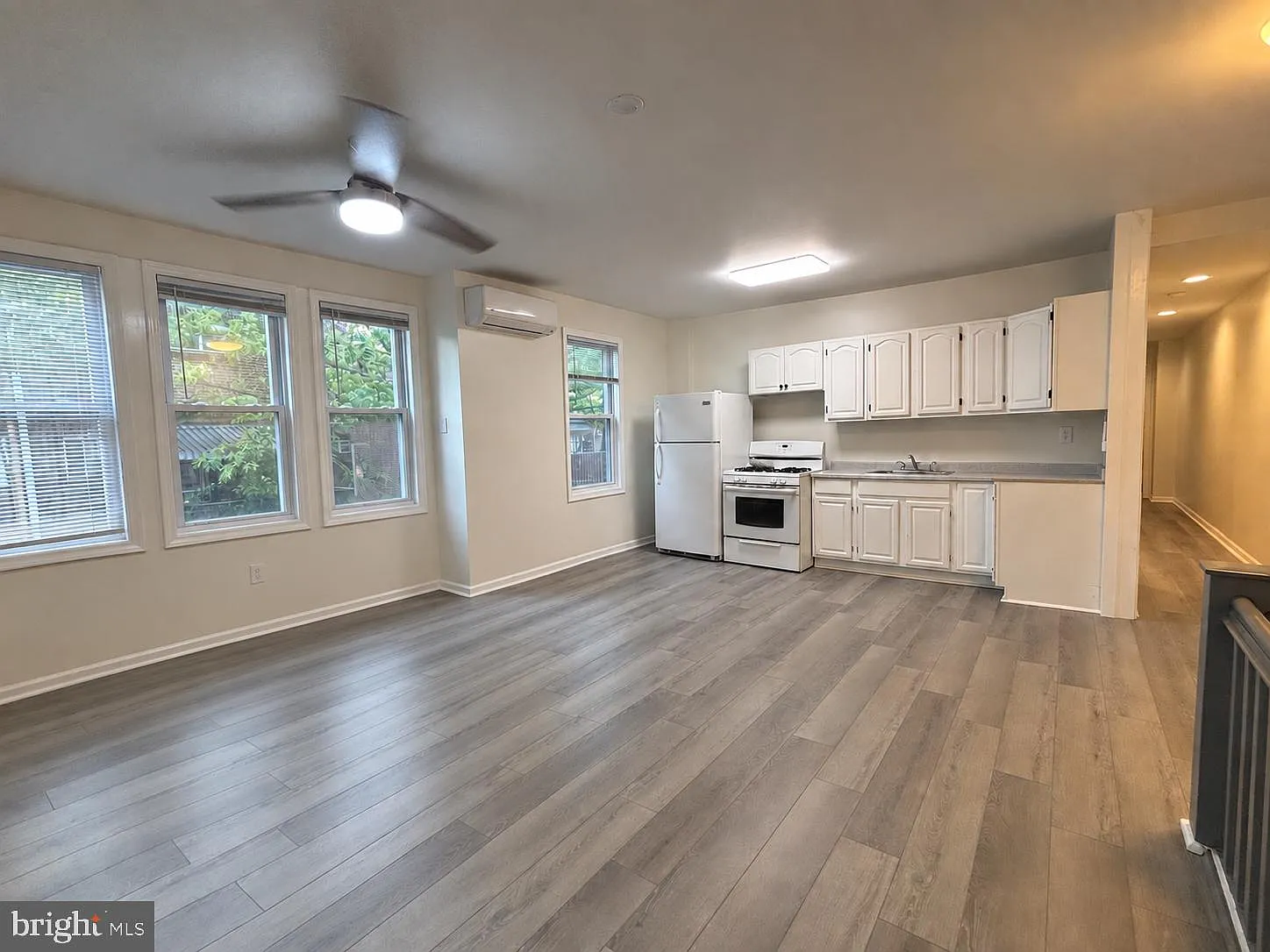 3 bed, 2.0 bath, 1200 sqft, $2,500 — Photo 2
