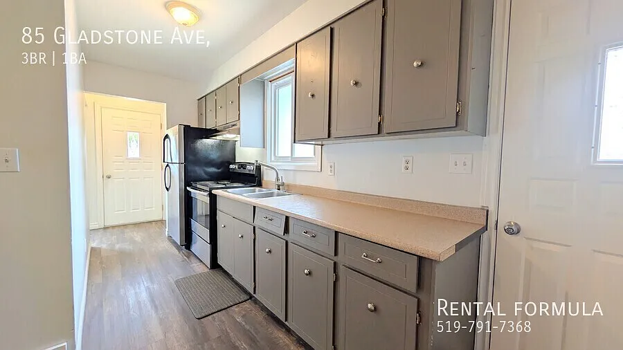 85 Gladstone Ave — Photo 3