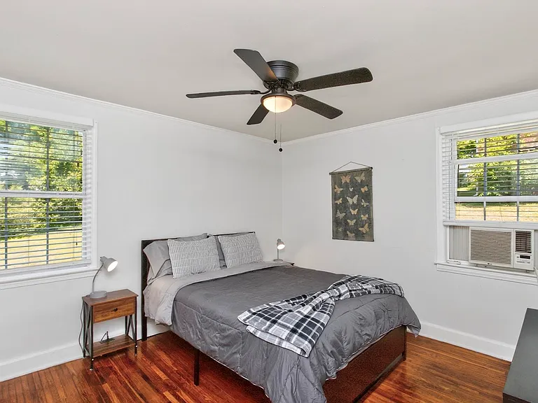 1911 Moran Ave #B — Photo 17