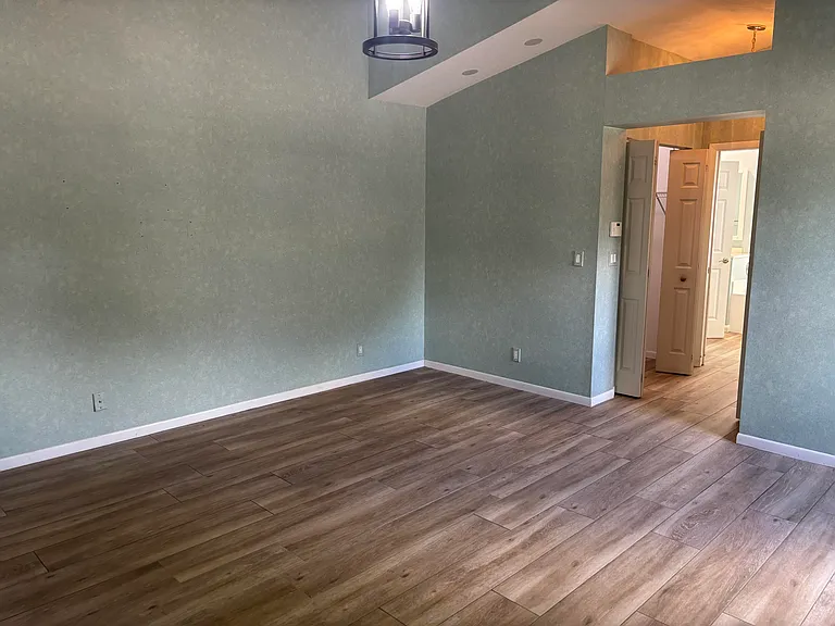 23426 Alzira Cir — Photo 11