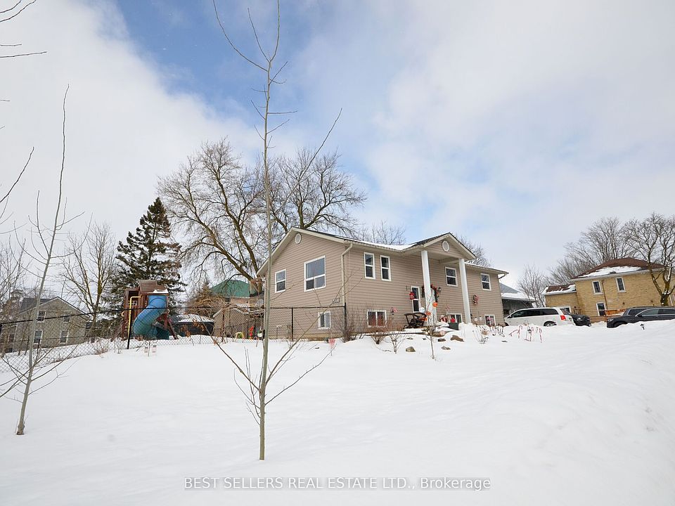 1st image of 160 Elora St W