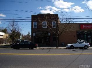 54 W Main St, East Islip, NY 11730