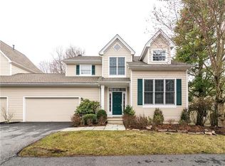 11 Cross River Rd, Mount Kisco, NY 10549