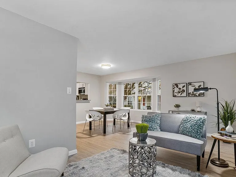 18728 Martins Landing Dr — Photo 9