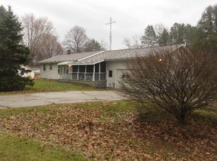 3334 W Glendora Rd, Three Oaks, MI 49128