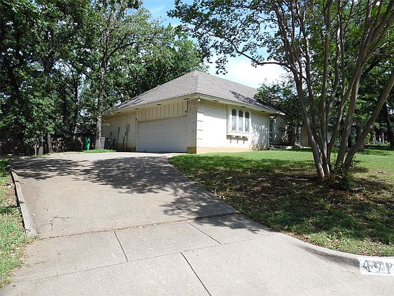 3rd image of 1912 Druid Ln