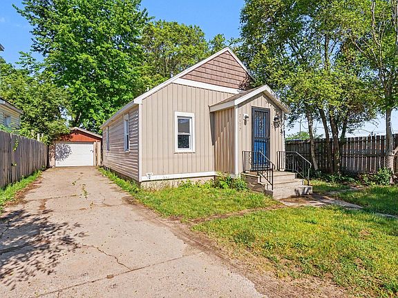 4th image of 2617 Fairfield St