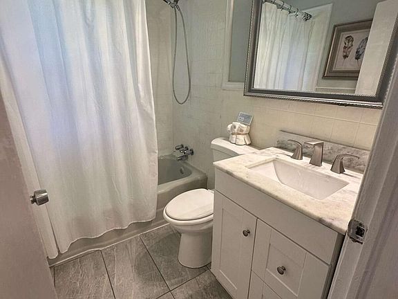 5th image of 1900 Meadow Ln