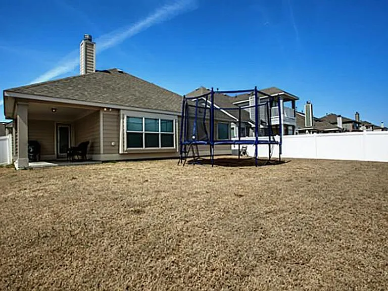 8928 Manana St — Photo 24