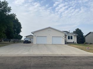 1112 8th St SW, Jamestown, ND 58401