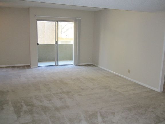4th image of 366 S Mentor Ave APT 201
