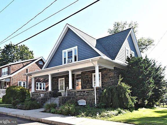 2nd image of 32 Franklin Ave