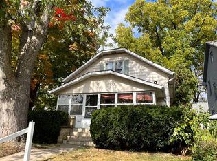 715 Barnett St NE, Grand Rapids, MI