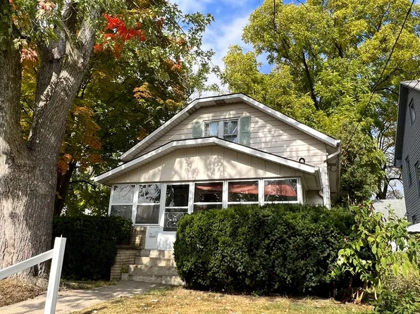 715 Barnett St NE, Grand Rapids, MI 49503