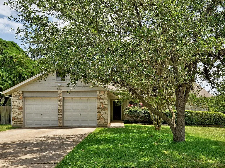 6307 Smith Oak Trl — Photo 1