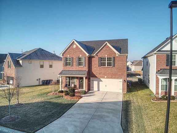 2nd image of 4721 Larkhill Ln