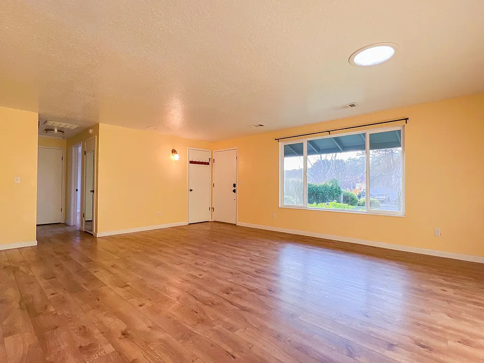1725 Camellia Dr