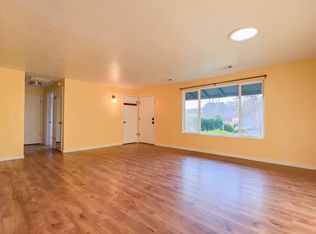 1725 Camellia Dr, McKinleyville, CA 95519