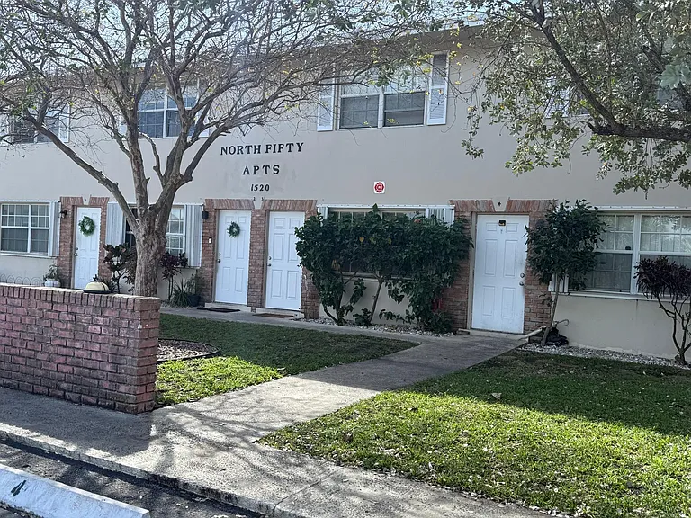 1510 NE 50th Ct #5 — Photo 5