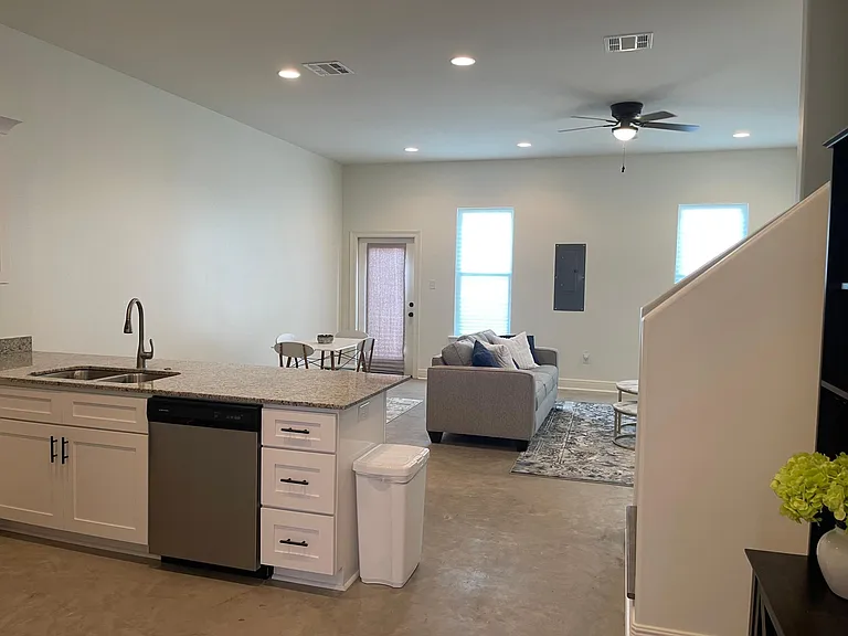 721 Almonaster Rd — Photo 14