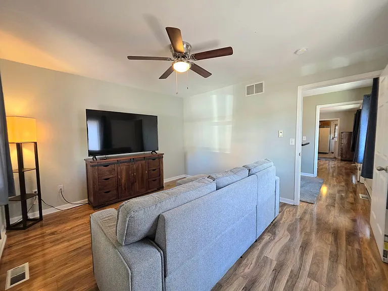 1234 Pine St — Photo 9