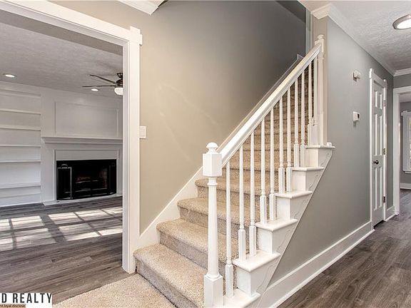 4th image of 2401 Meadowglen Trl