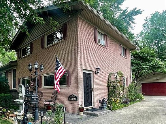 3rd image of 1820 Beechwood Dr