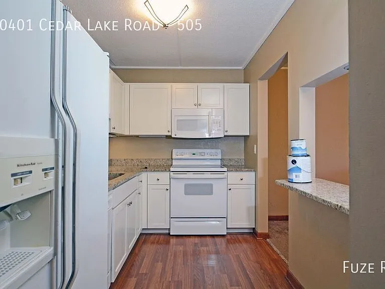 10401 Cedar Lake Rd #505 — Photo 6